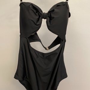 Women's black swimsuit, scalloped new medium